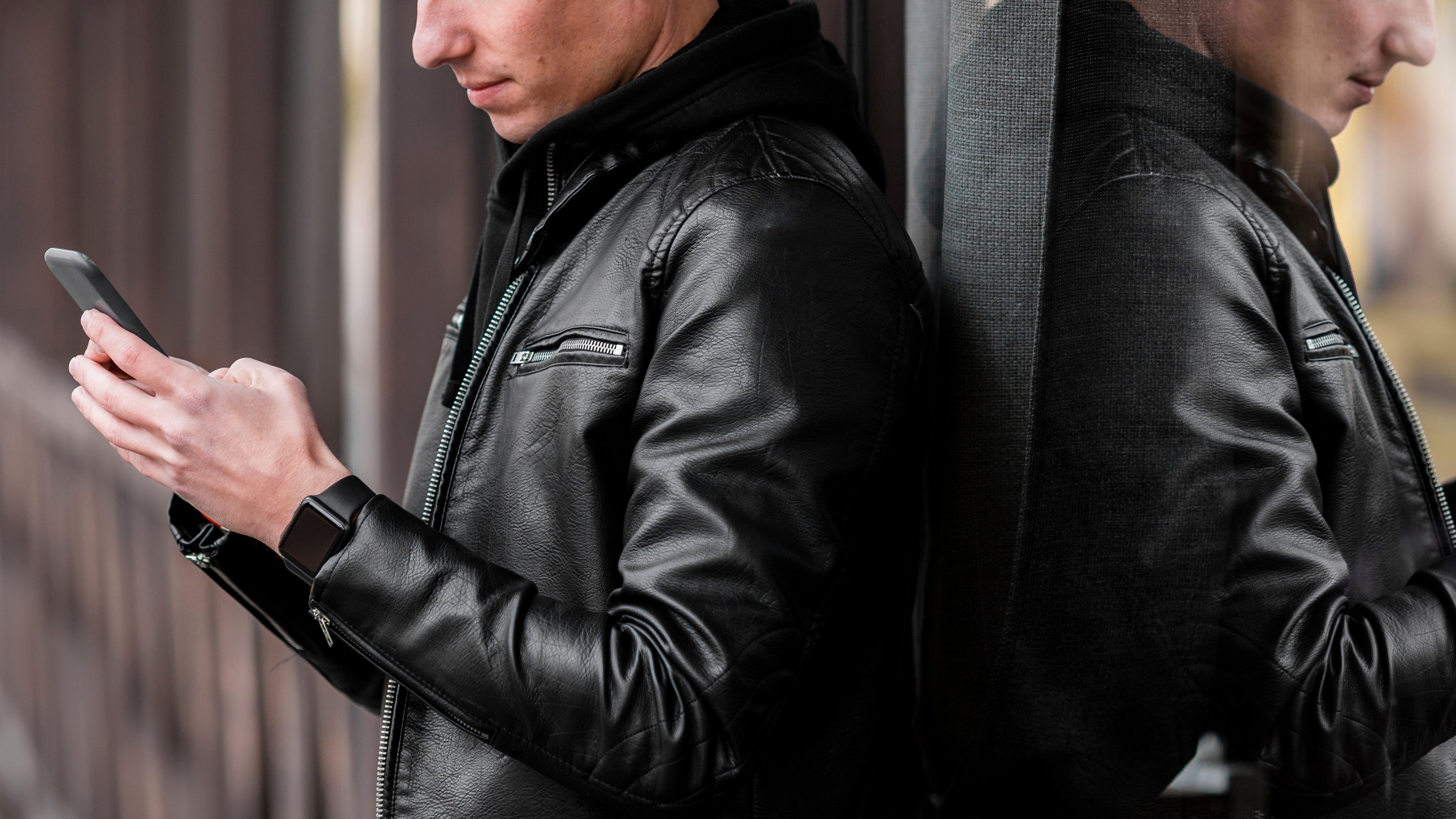 Complete Guide to Maintaining Shine on Leather Jackets